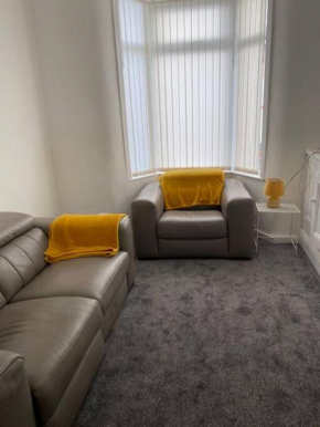 Modern 2 bed sleep 5 close to Anfield Stadium